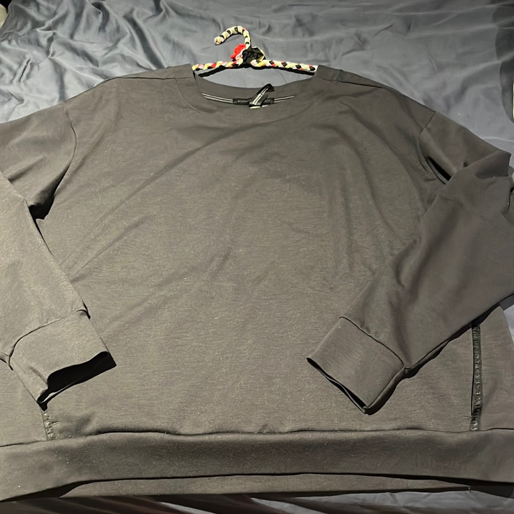 RYU light spring sweater